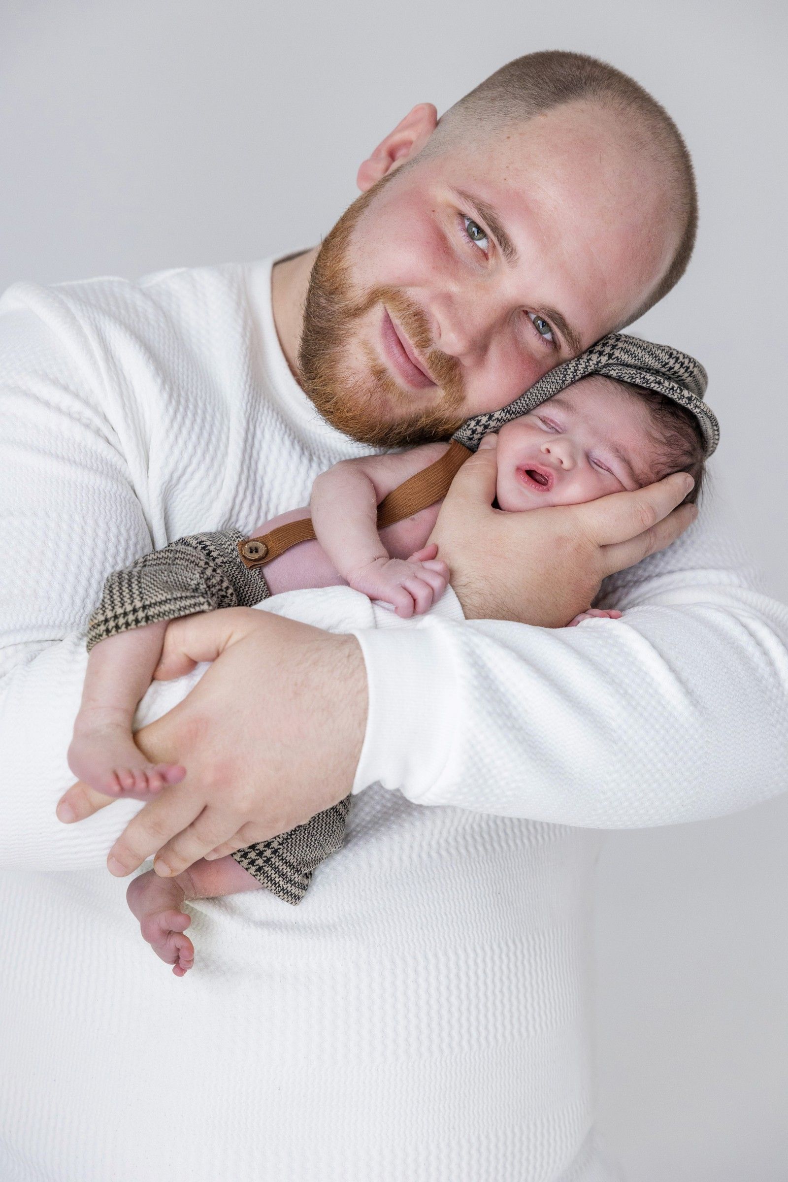 33 XNG PRODUCTIONS NEWBORN